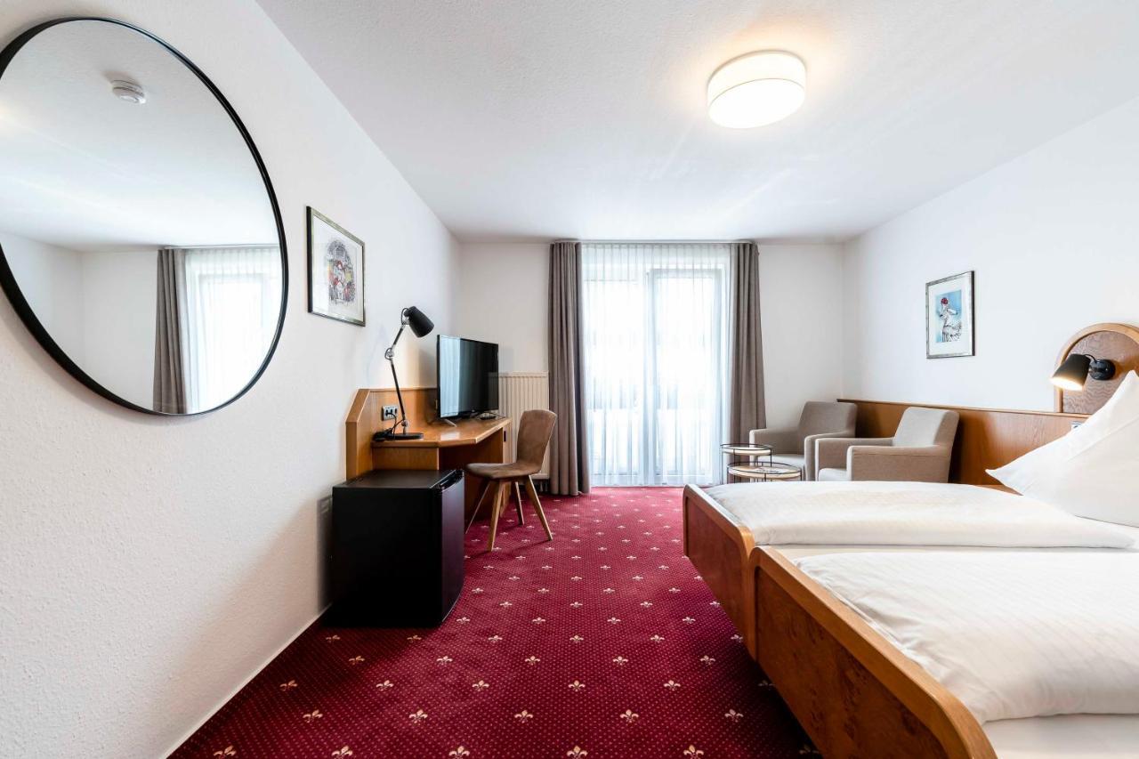 Hotel & Gasthaus Loewen Waldkirch Bagian luar foto