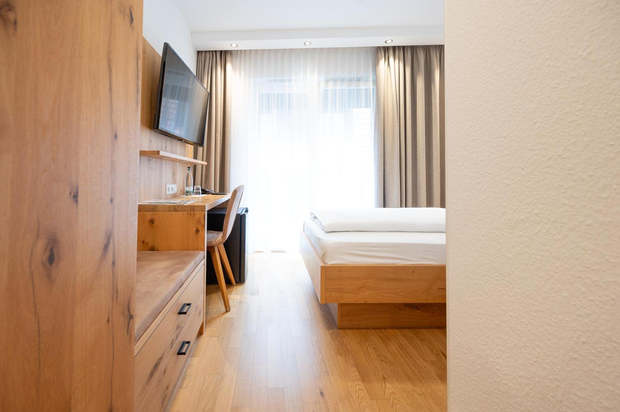 Hotel & Gasthaus Loewen Waldkirch Bagian luar foto