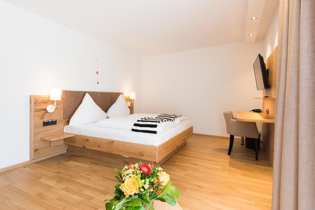 Hotel & Gasthaus Loewen Waldkirch Bagian luar foto
