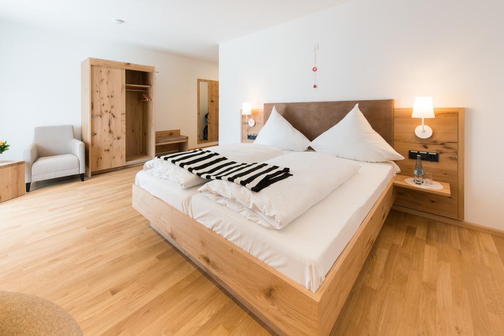 Hotel & Gasthaus Loewen Waldkirch Bagian luar foto