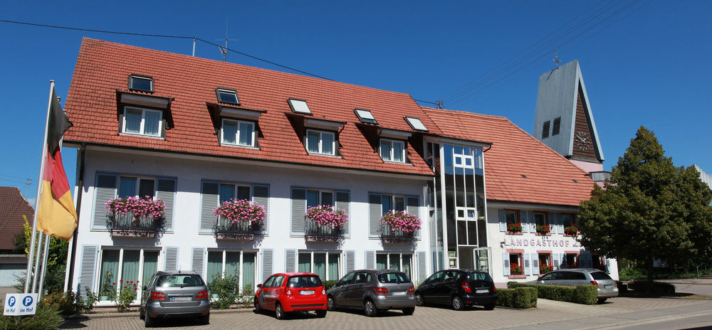 Hotel & Gasthaus Loewen Waldkirch Bagian luar foto